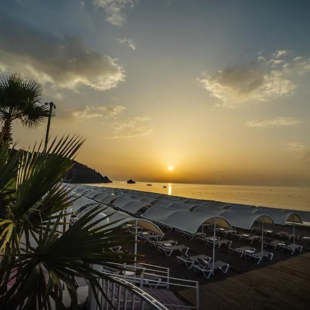 Fun & Sun Club Saphire