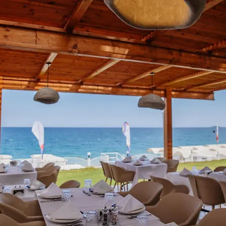 Fun & Sun Club Saphire מלון טקירובה